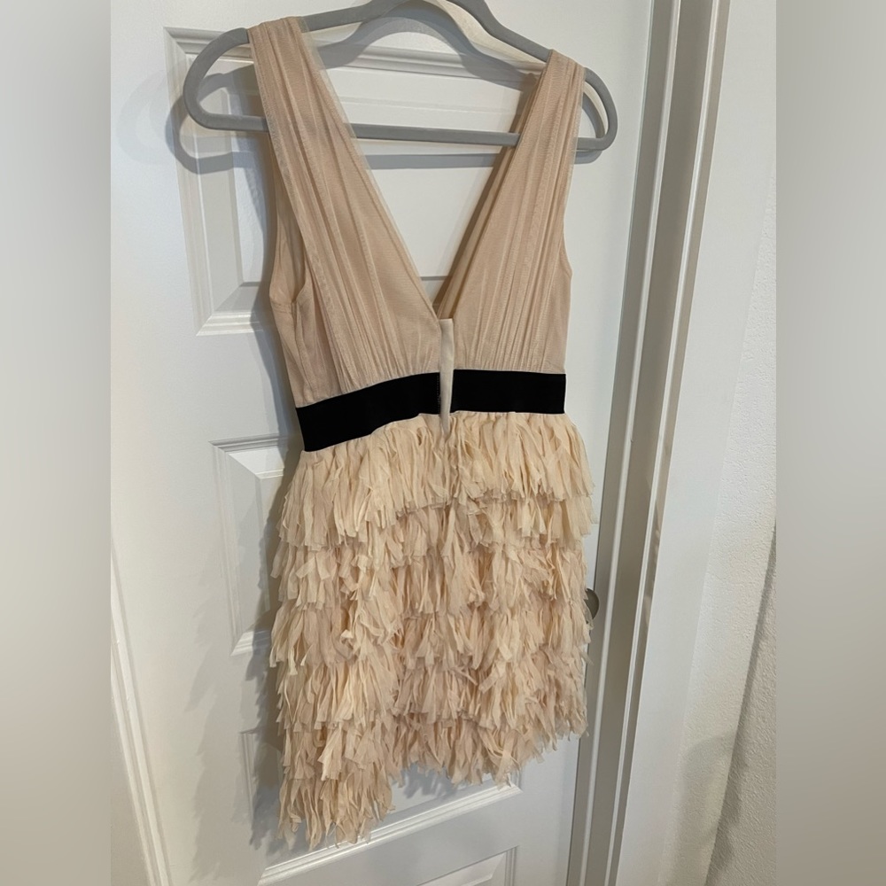 H&M Flirty Ruffle Dress - Picture 5 of 8